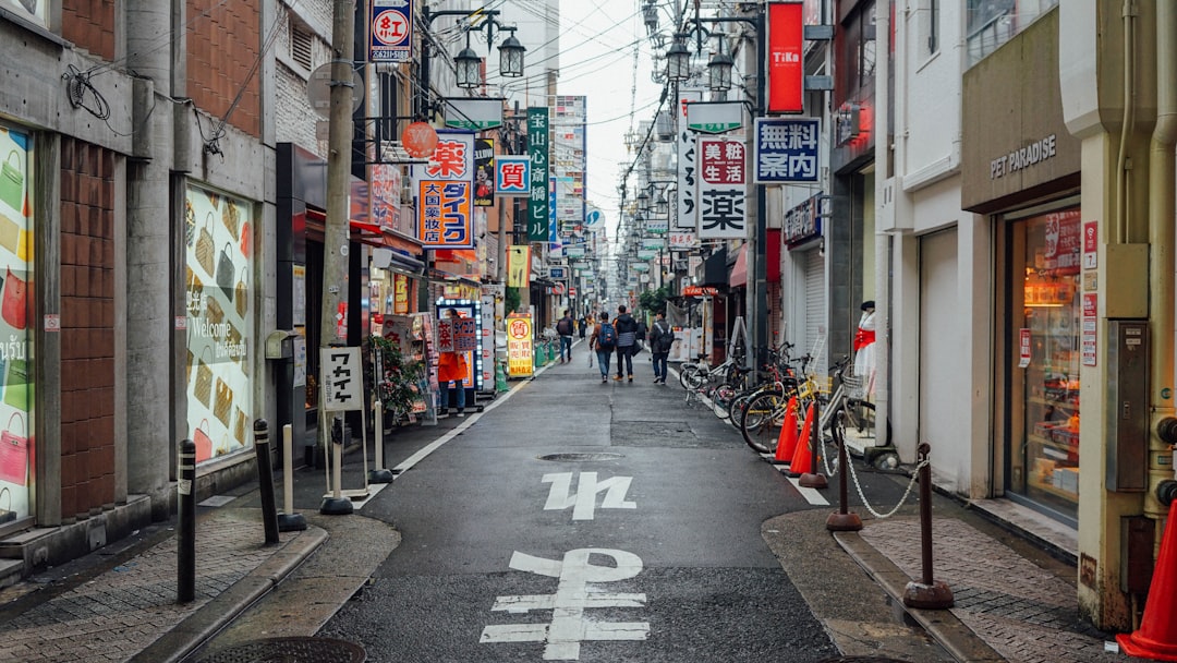 レギュラーガソリン2024年の全国平均価格は1リットル約175円